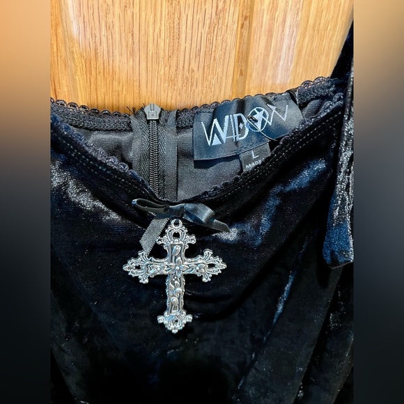 NWT Dolls Kill Widow Nocturnal Elegance Mini Dress in Black Velvet Silver Cross - Picture 12 of 16